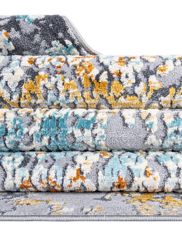 Detail image of 5' x 7' 10 Budapest Rug