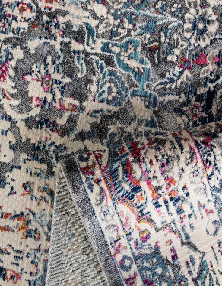 Detail image of 5' x 7' 10 Budapest Rug