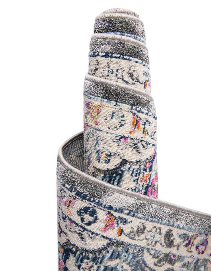 Detail image of 5' x 7' 10 Budapest Rug