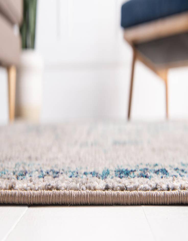 Detail image of 2' x 3' Carrington Rug