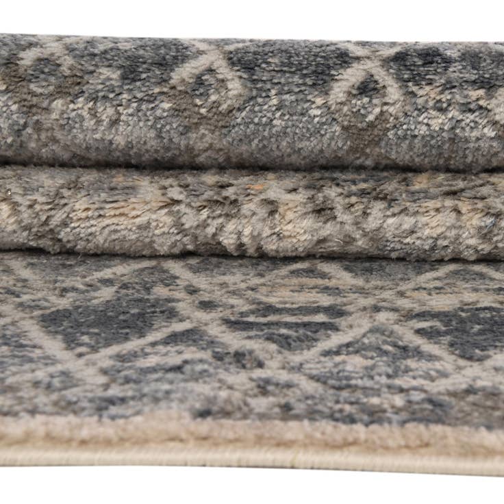 Detail image of 4' x 6' Caspian Rug