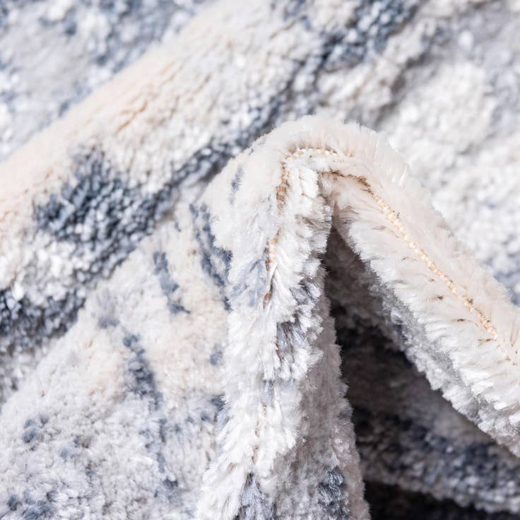 Detail image of 7' x 10' Caspian Rug