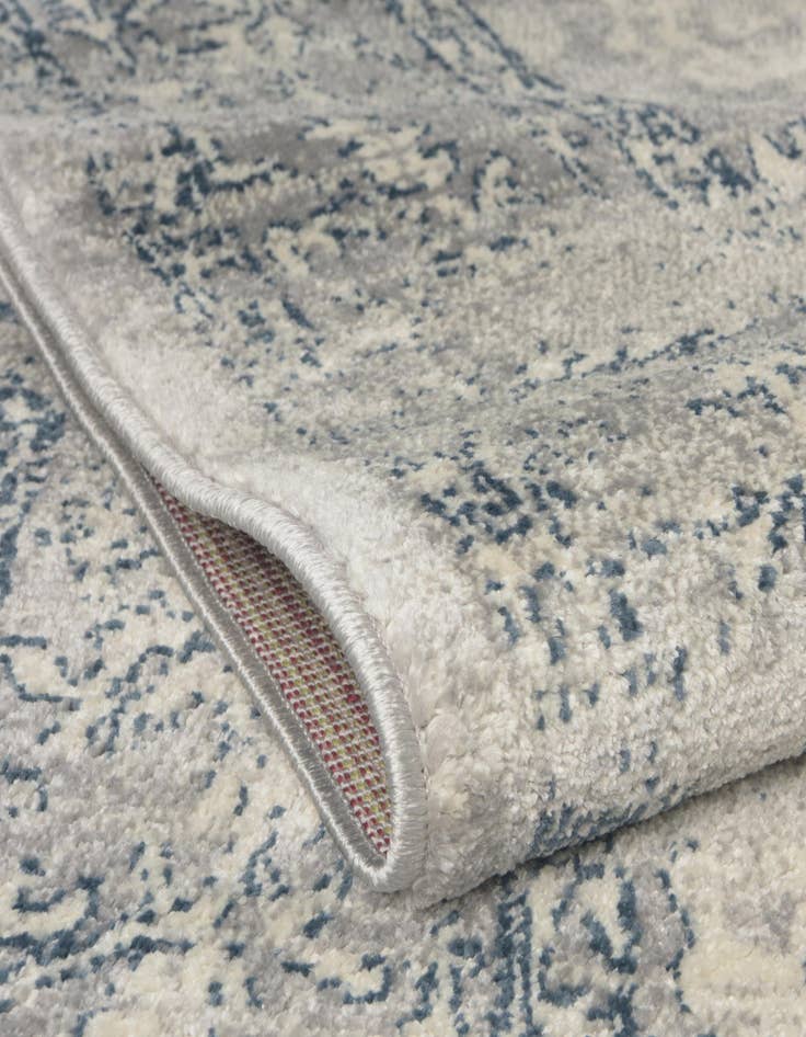 Detail image of 4' x 6' Charleston Rug