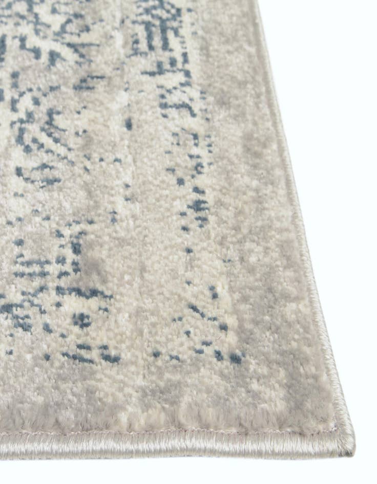 Detail image of 4' x 6' Charleston Rug