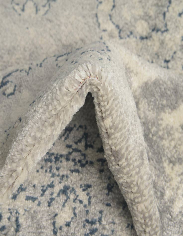 Detail image of 4' x 6' Charleston Rug