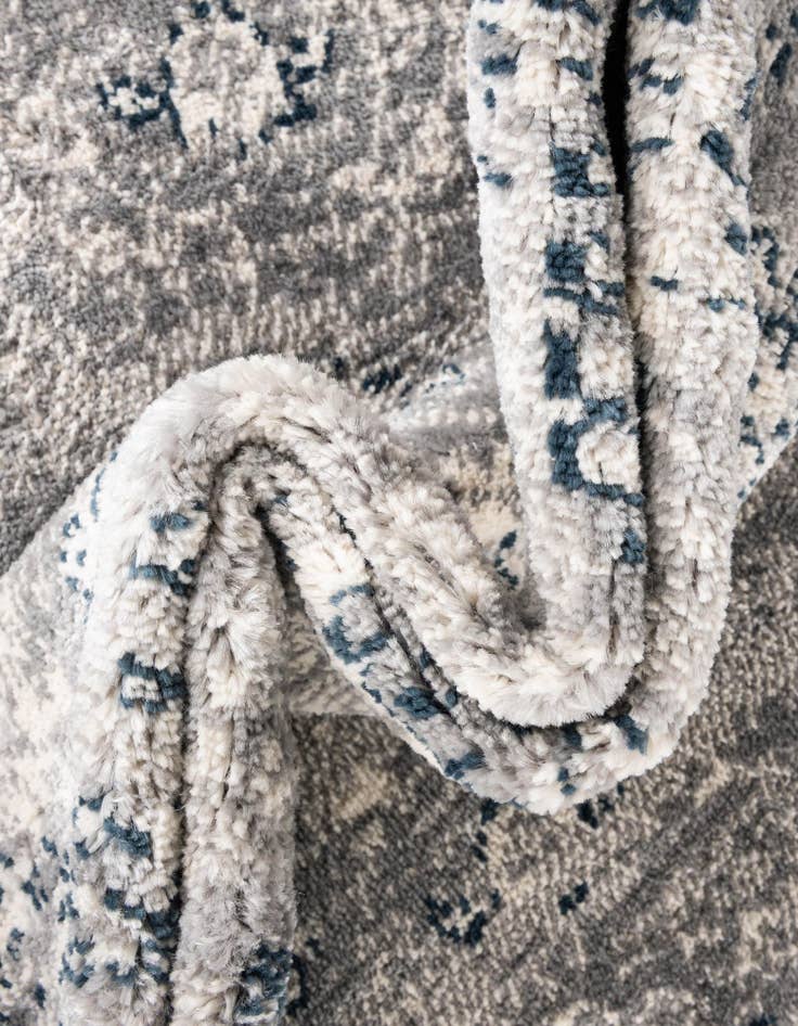 Detail image of 4' x 6' Charleston Rug