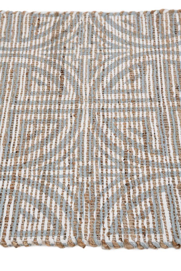 Detail image of 2' x 3' Hand Woven Chenille Jute Rug