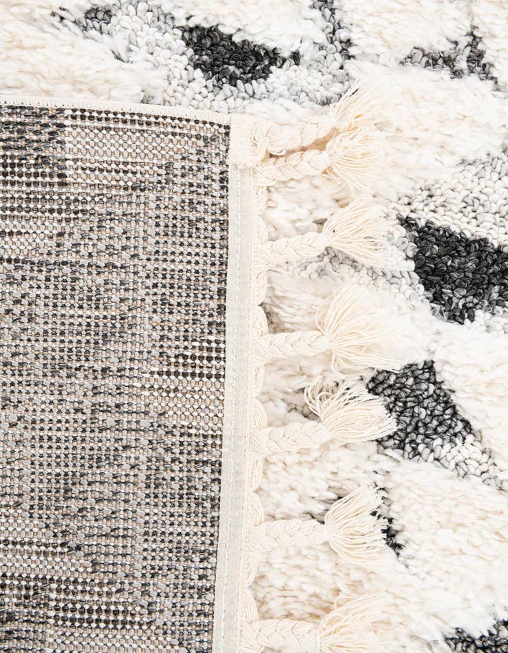 Detail image of 4' x 6' Cherokee Rug