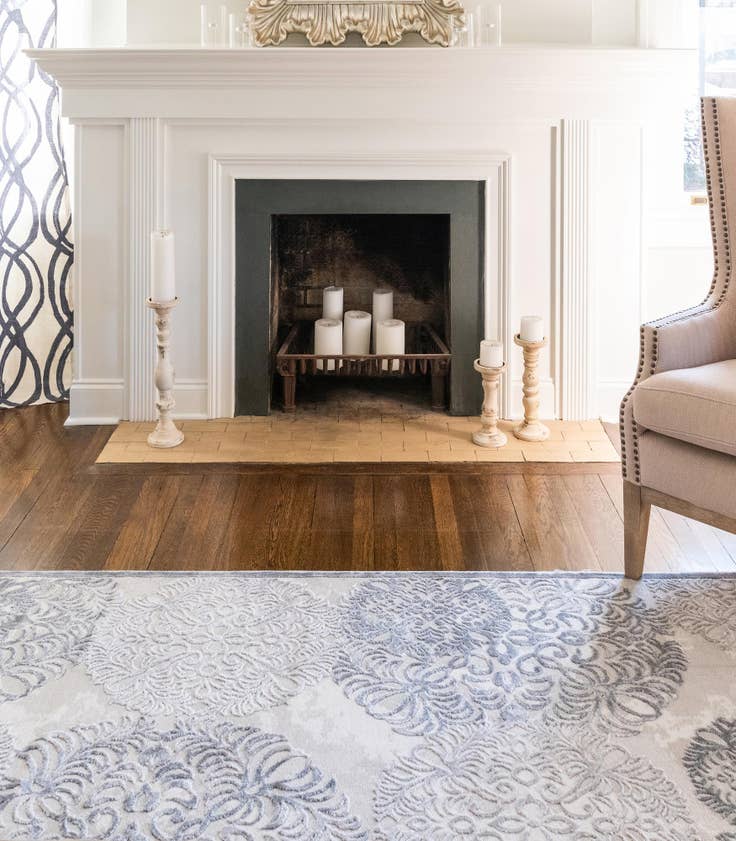 Detail image of 10' 4 x 14' Chesterfield Rug