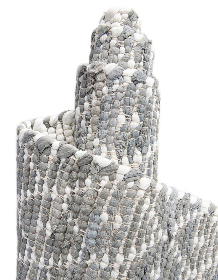 Detail image of Custom Gray Tejido a mano Chindi Trellis Alfombra