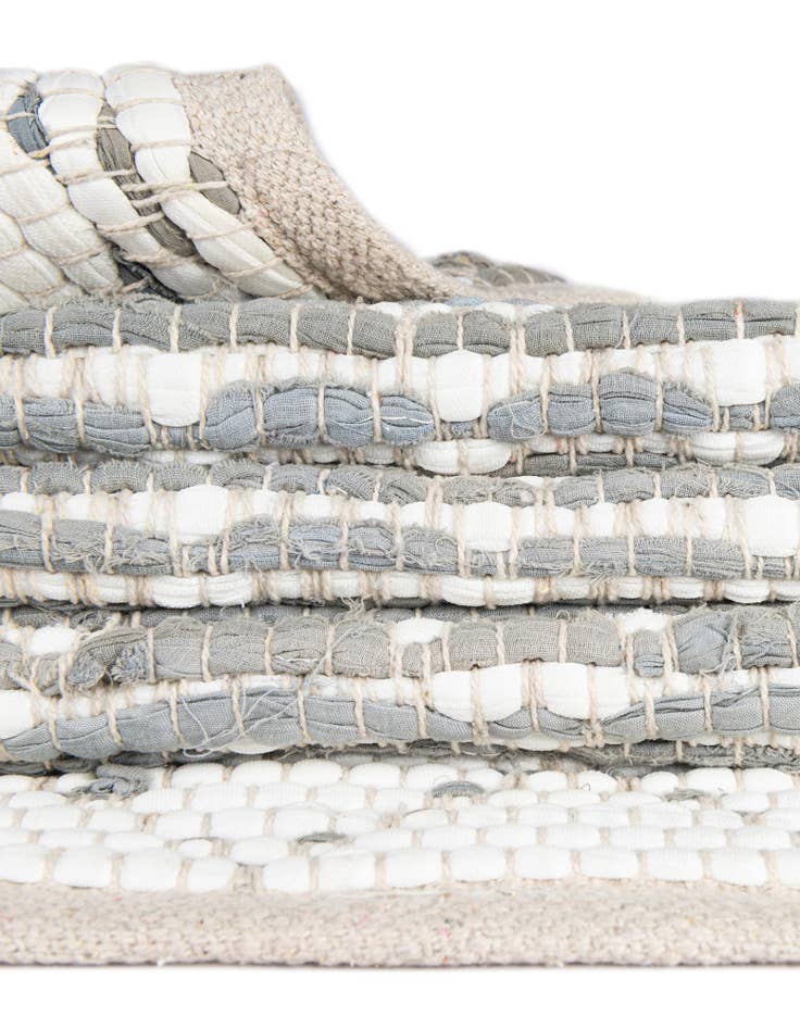 Detail image of Custom Gray Tejido a mano Chindi Trellis Alfombra