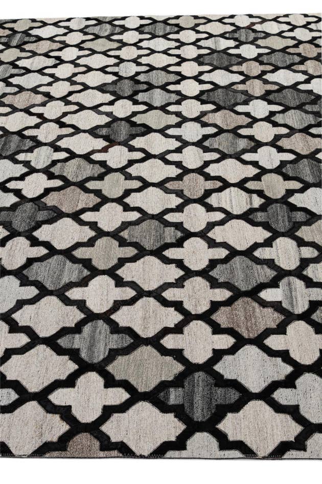 Detail image of 8' 1 x 9' 10 Cowhide - Patchwork Rug