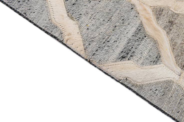 Detail image of 8' 1 x 9' 10 Cowhide - Patchwork Rug