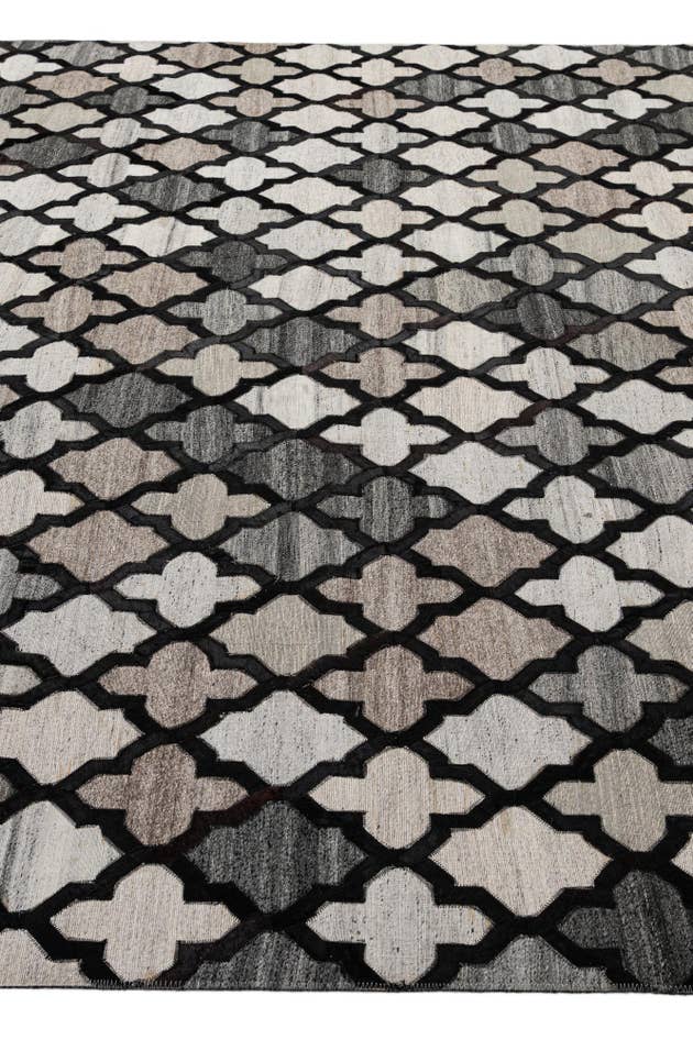 Detail image of 8' 1 x 9' 10 Cowhide - Patchwork Rug