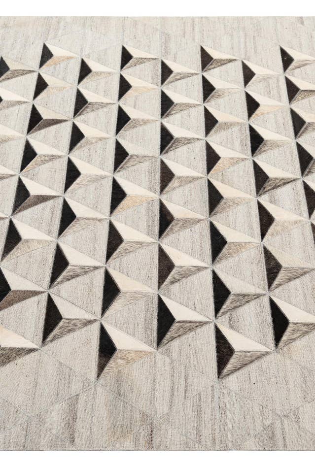 Detail image of 4' 11 x 7' 11 Cowhide - Patchwork Rug