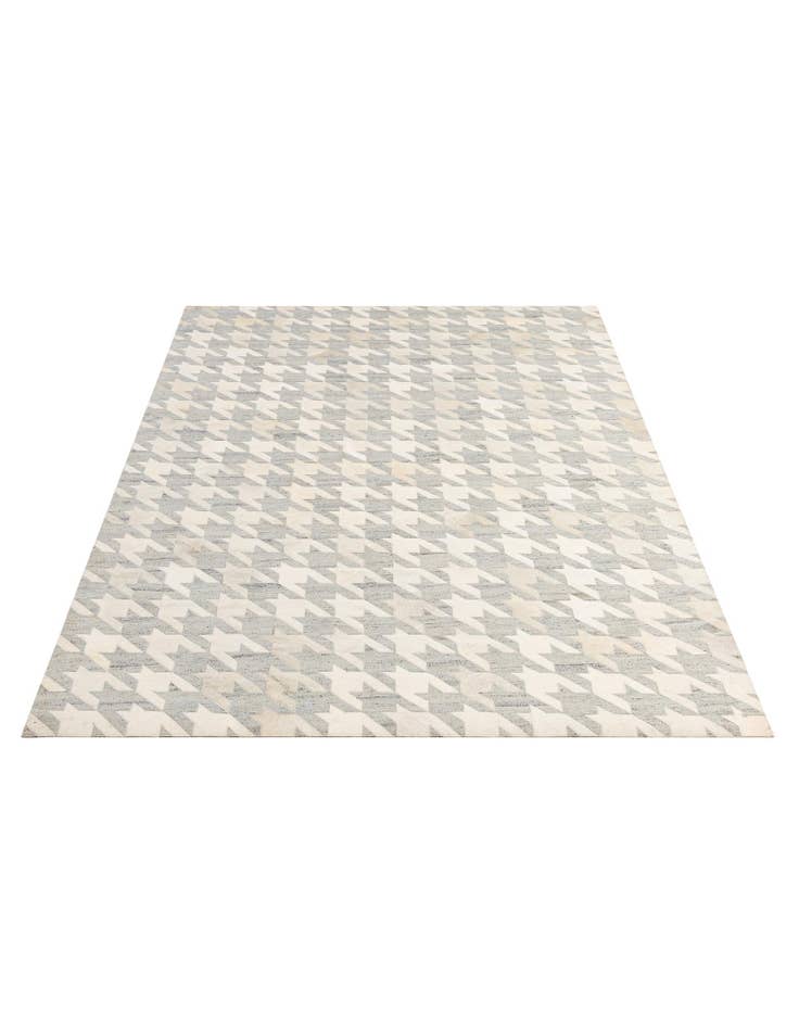 Detail image of 5' 1 x 7' 11 Cowhide - Patchwork Rug