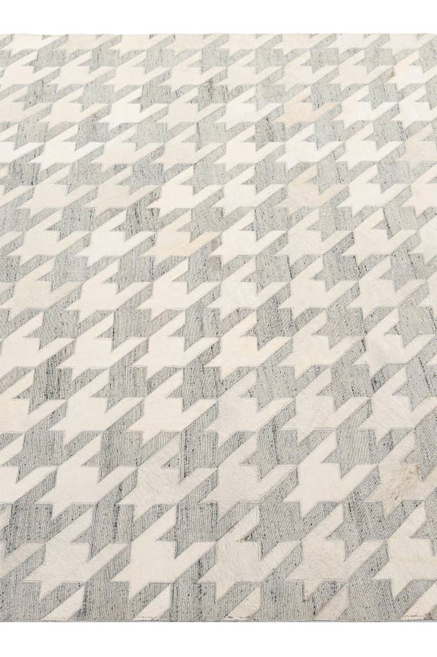 Detail image of 5' 1 x 7' 11 Cowhide - Patchwork Rug