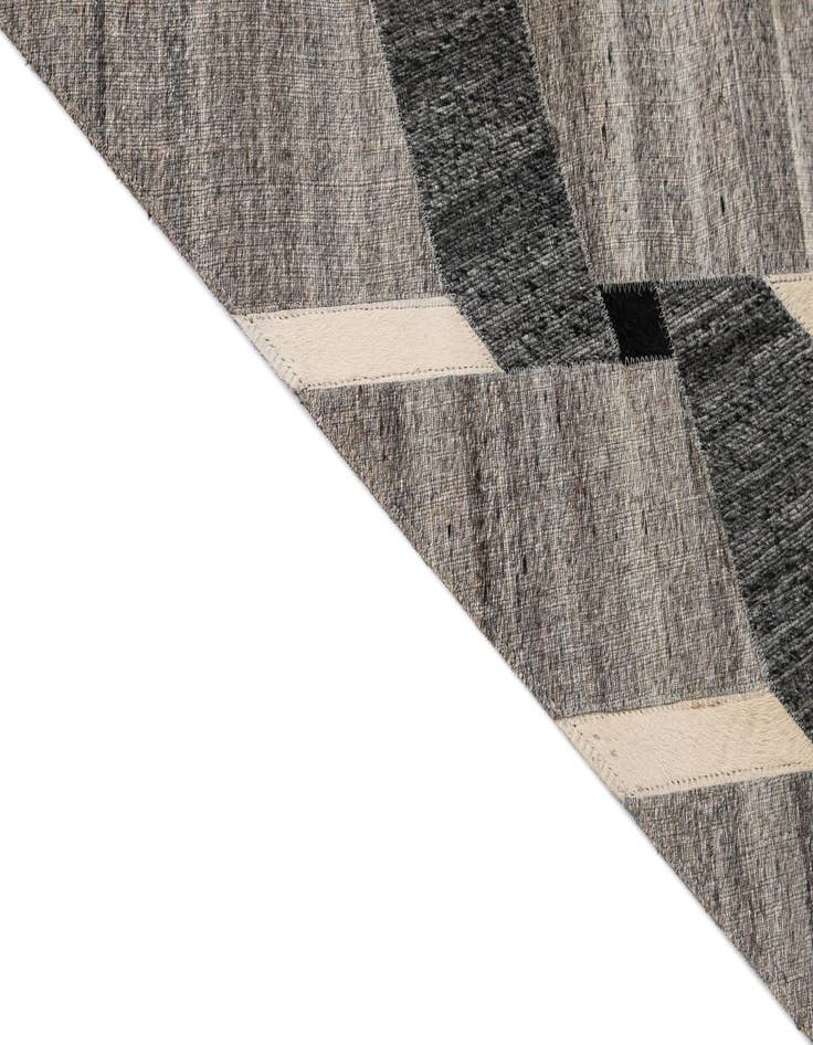 Detail image of 5' 2 x 7' 11 Cowhide - Patchwork Rug