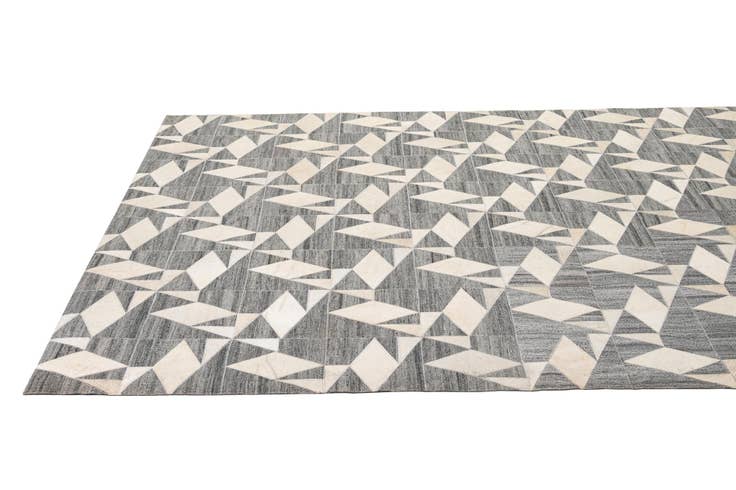Detail image of 5' 3 x 7' 9 Cowhide - Patchwork Rug