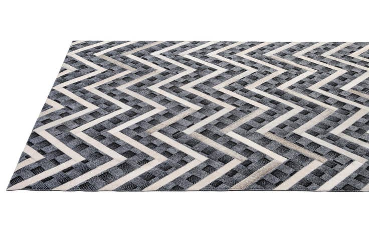 Detail image of 4' 11 x 7' 11 Cowhide - Patchwork Rug