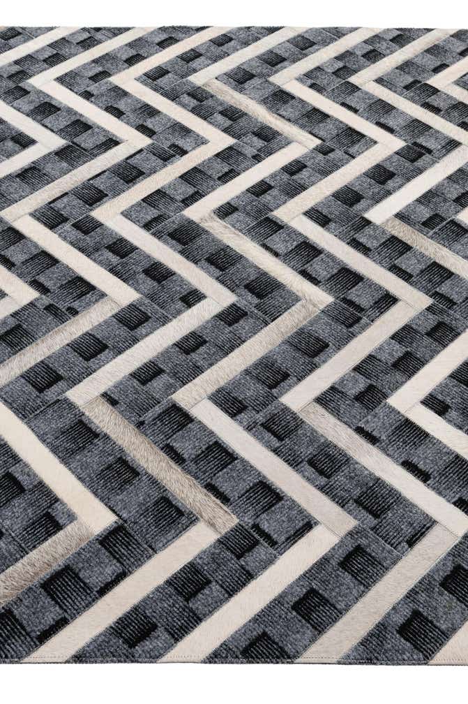 4' 11 x 7' 11 Cowhide - Patchwork Rug