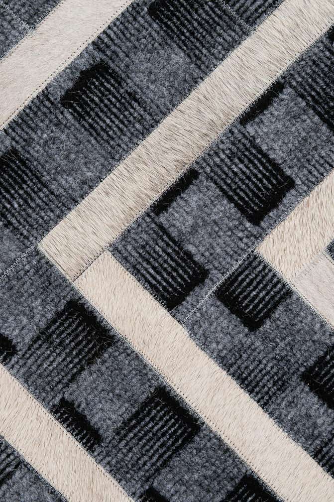 4' 11 x 7' 11 Cowhide - Patchwork Rug