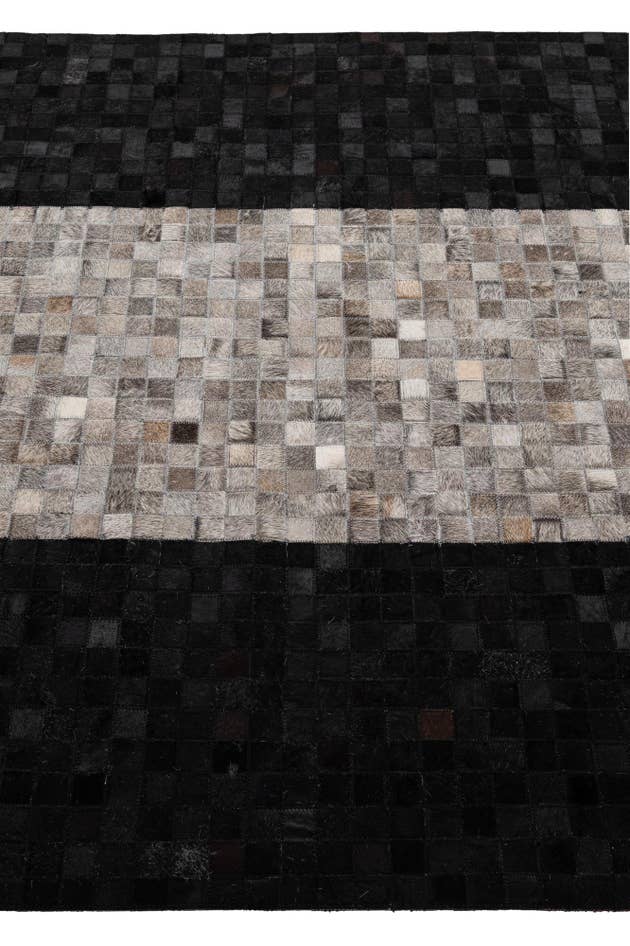 Detail image of 5' x 7' 11 Cowhide - Patchwork Rug