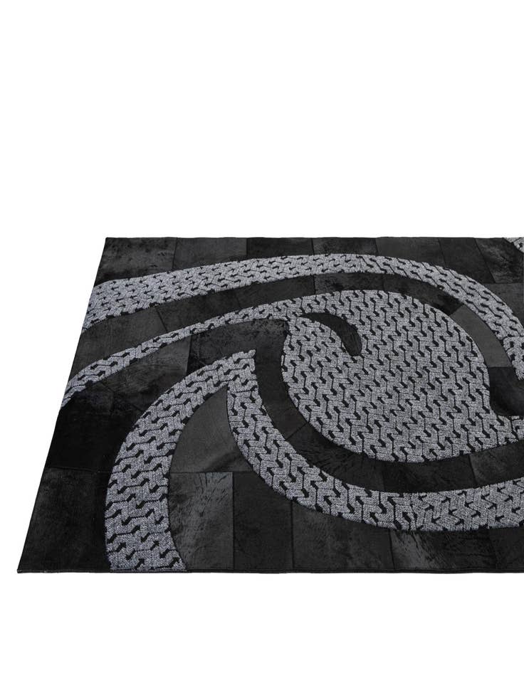 Detail image of 5' x 8' Cowhide - Patchwork Rug