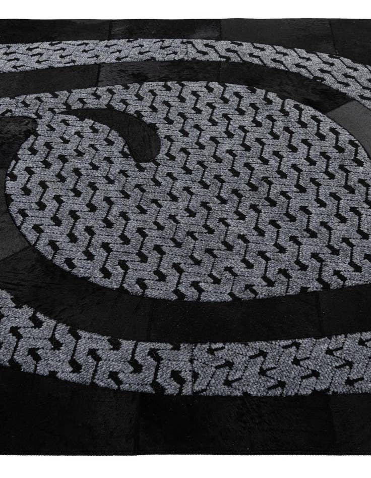 Detail image of 5' x 8' Cowhide - Patchwork Rug