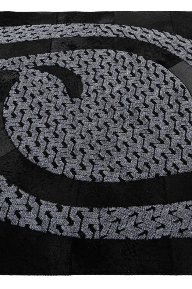 Detail image of 5' x 8' Cowhide - Patchwork Rug