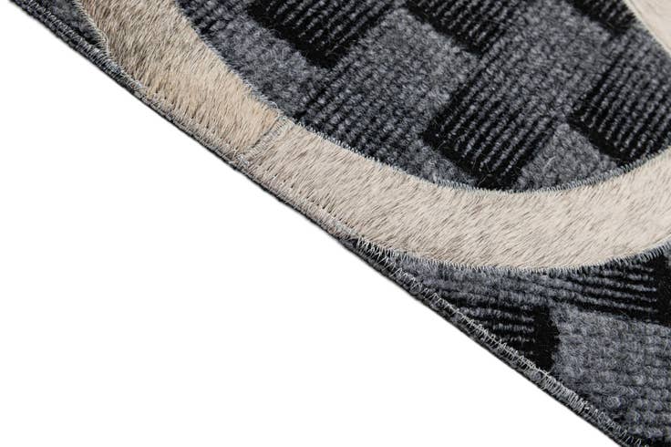 Detail image of 4' 11 x 8' Cowhide - Patchwork Rug