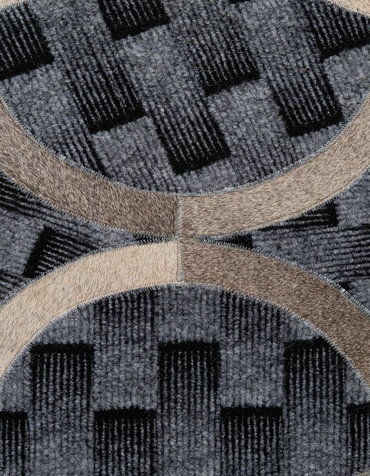 Detail image of 4' 11 x 8' Cowhide - Patchwork Rug