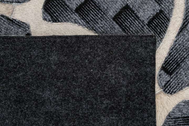 5' 2 x 8' Cowhide - Patchwork Rug