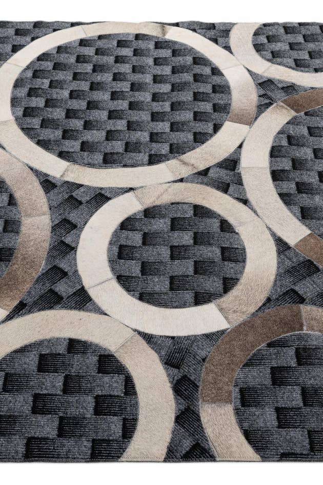 Detail image of 5' 1 x 7' 11 Cowhide - Patchwork Rug