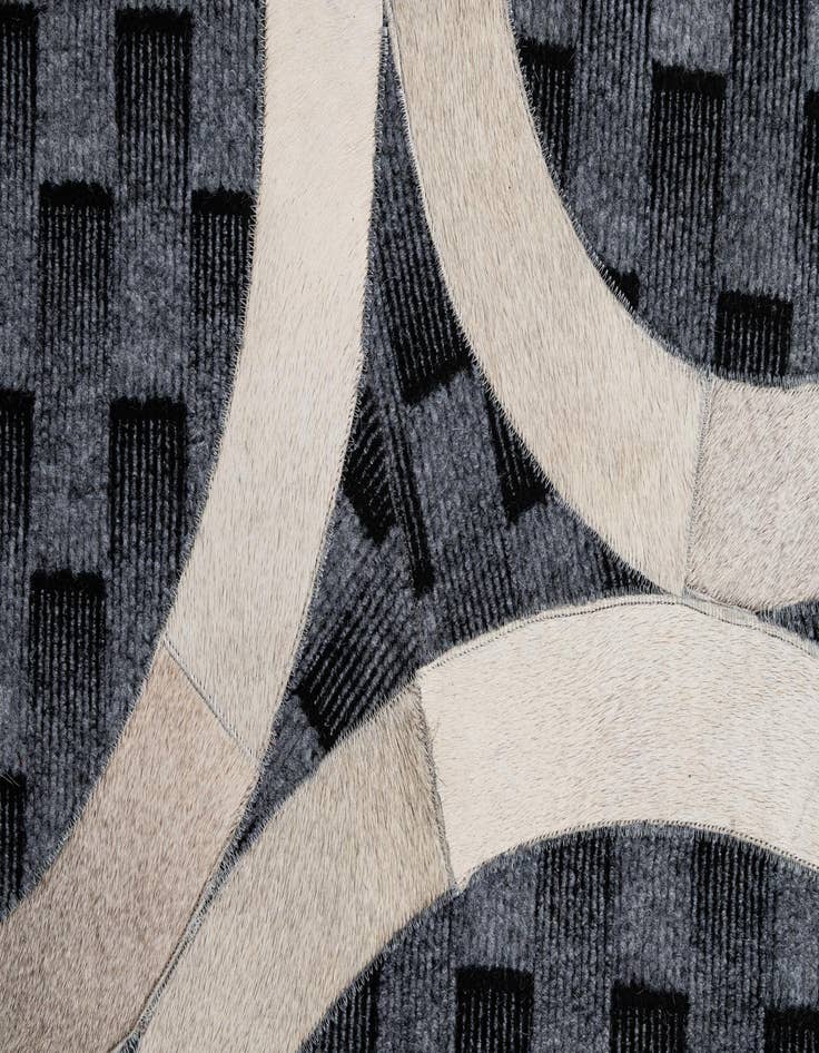 Detail image of 5' 1 x 7' 11 Cowhide - Patchwork Rug