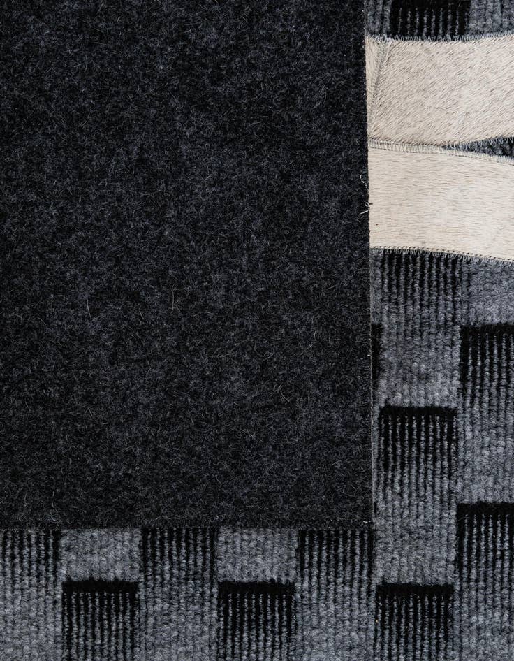 Detail image of 5' 1 x 7' 11 Cowhide - Patchwork Rug