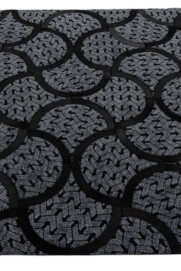 Detail image of 5' x 7' 11 Cowhide - Patchwork Rug