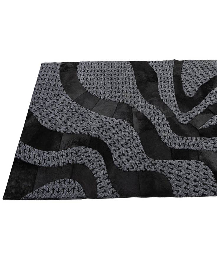 Detail image of 5' x 8' 1 Cowhide - Patchwork Rug