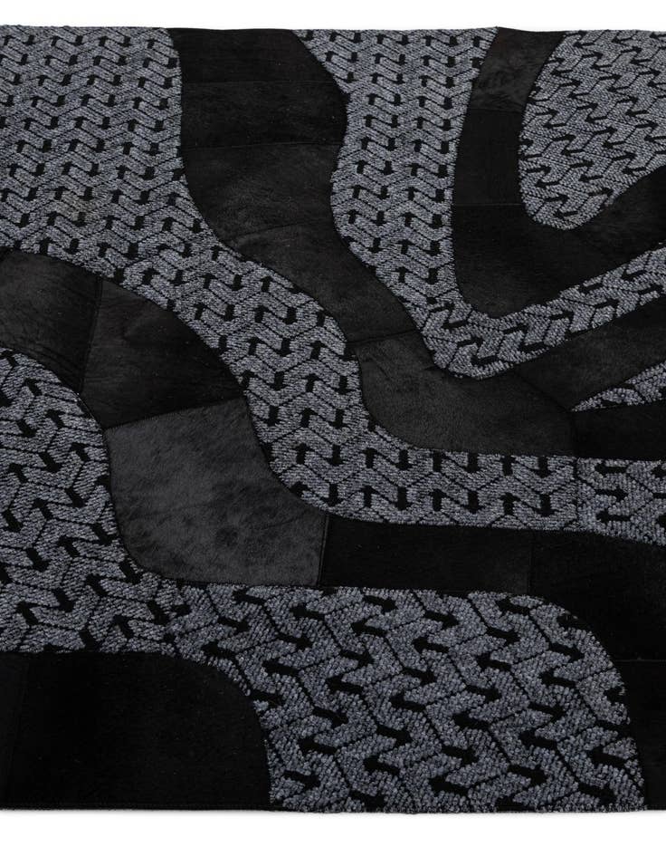 Detail image of 5' x 8' 1 Cowhide - Patchwork Rug