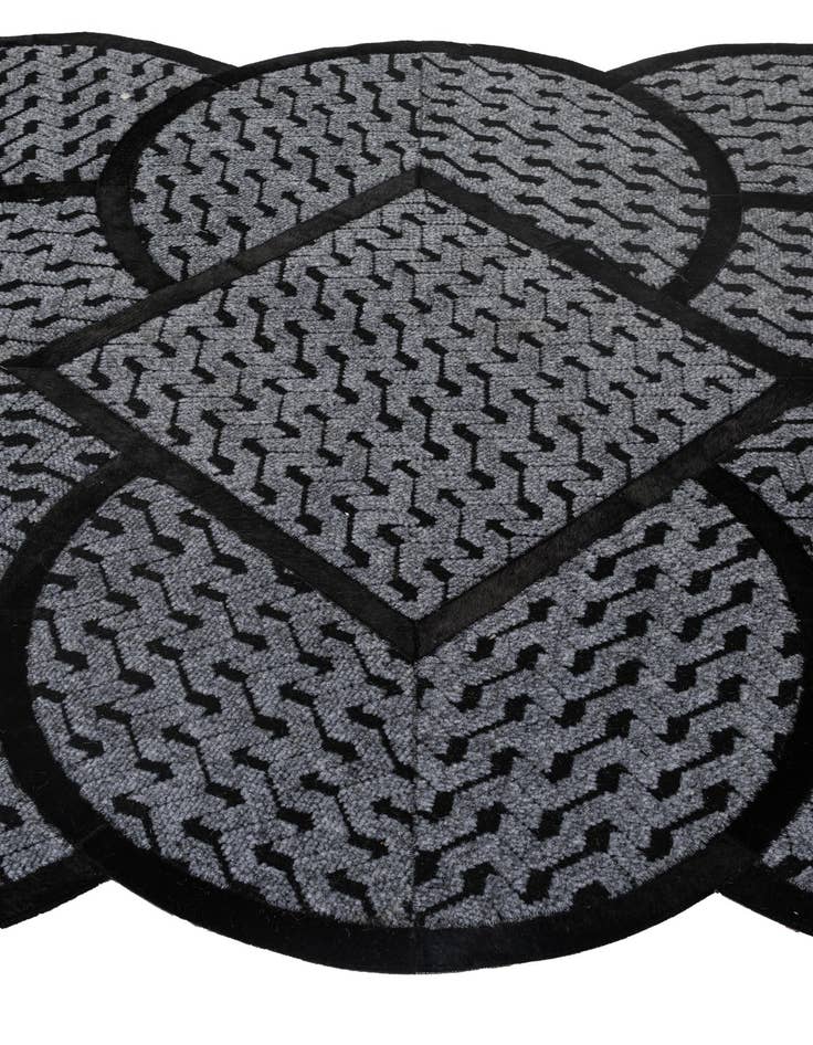 Detail image of 5' 1 x 8' 1 Cowhide - Patchwork Rug