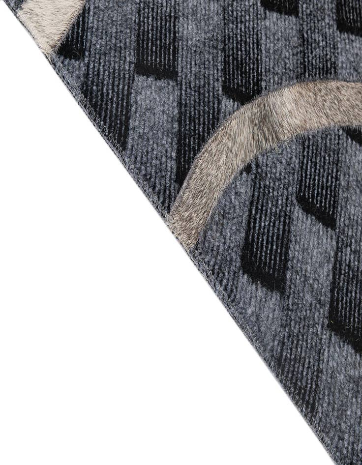 Detail image of 4' 11 x 8' Cowhide - Patchwork Rug