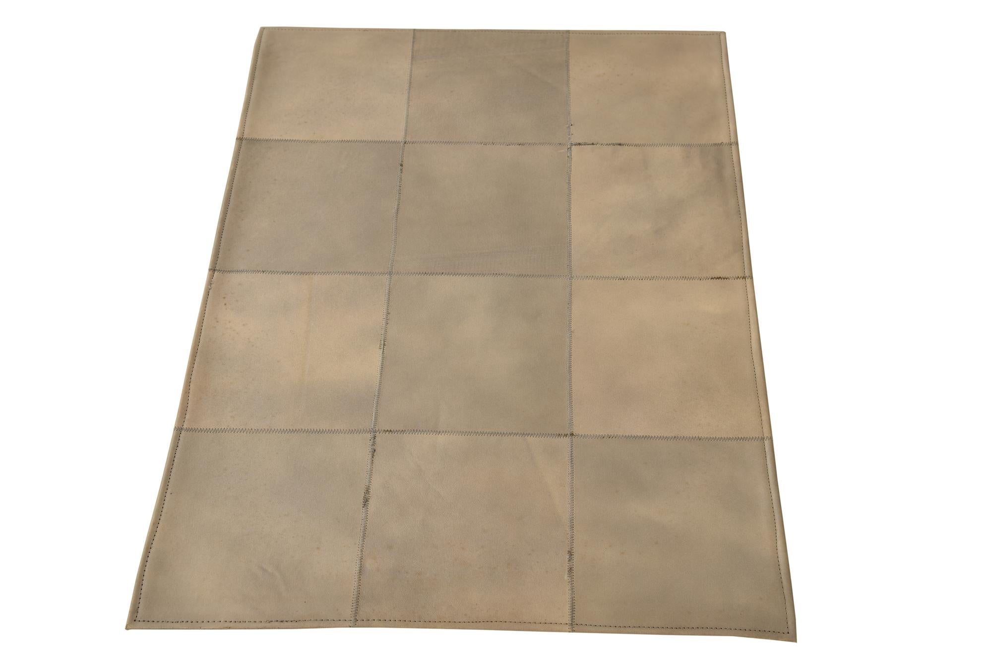 2' 1 x 3' 1 Cowhide Leather Rug