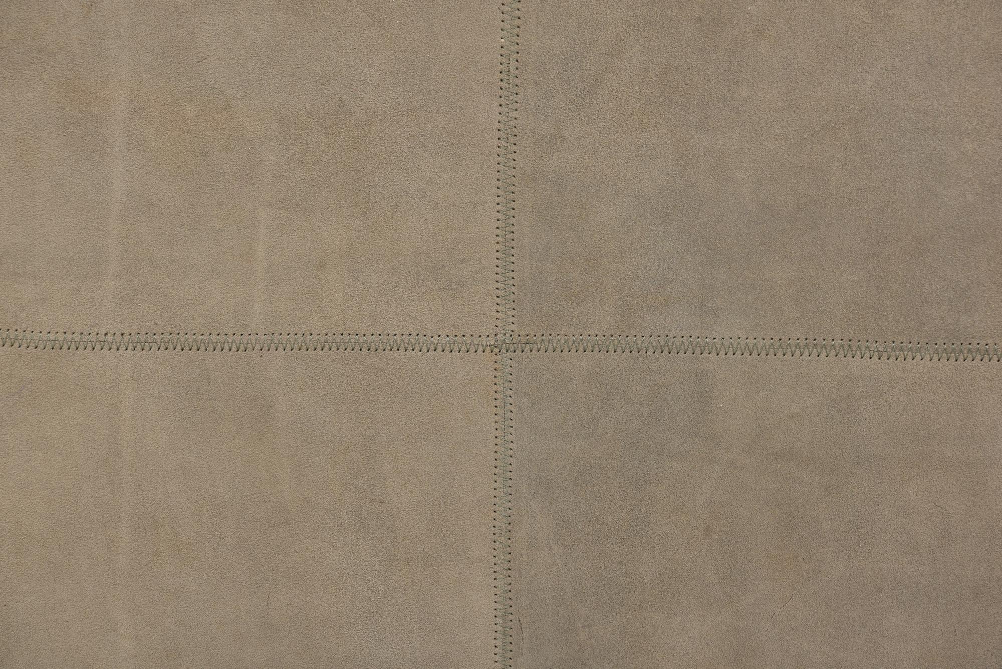 2' 1 x 3' 1 Cowhide Leather Rug