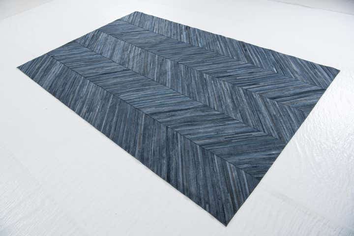 5' 2 x 8' Cowhide Leather Rug