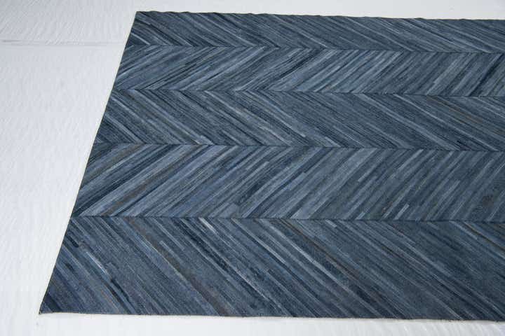5' 2 x 8' Cowhide Leather Rug