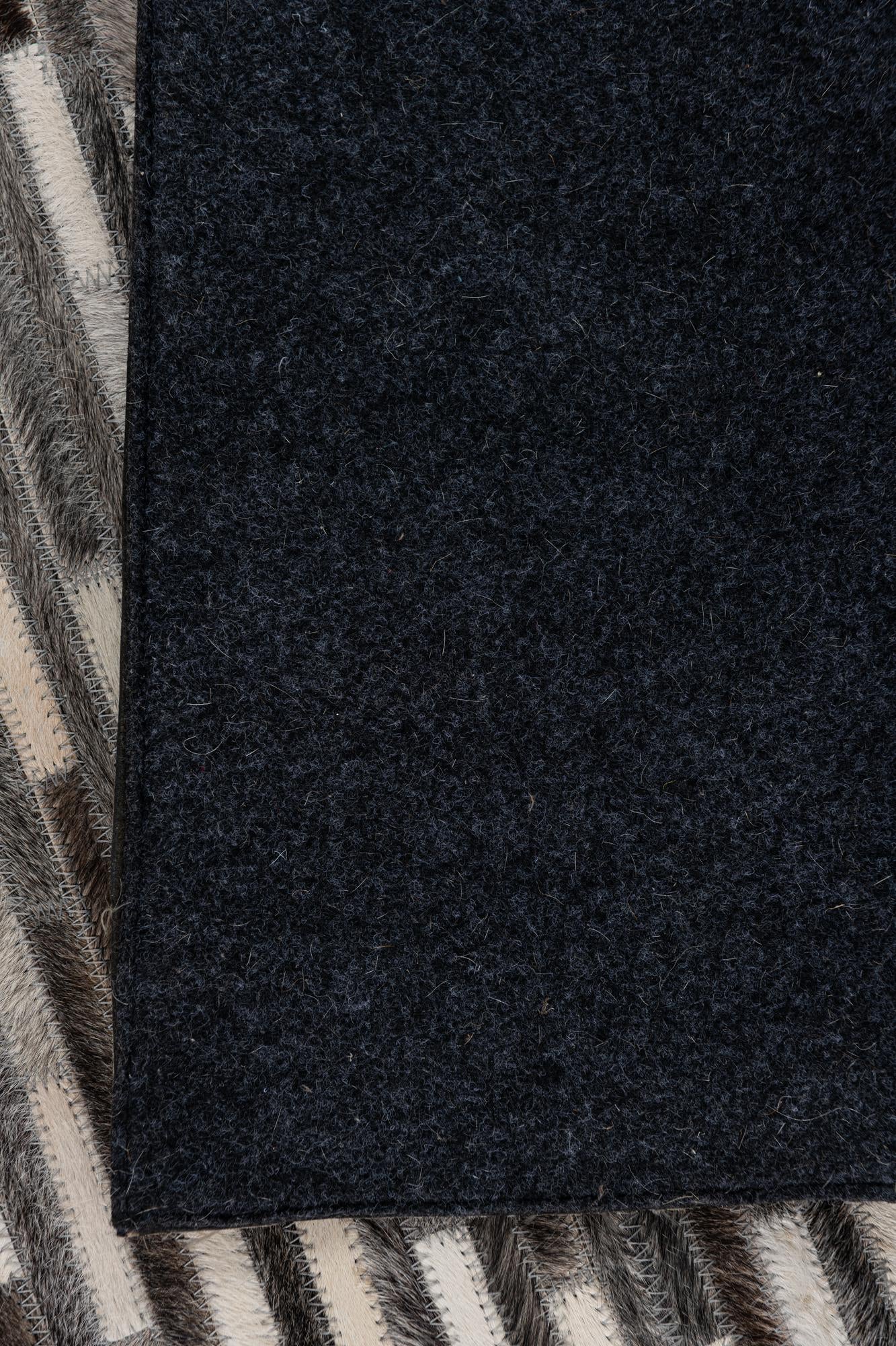 4' x 6' Cowhide Leather Rug