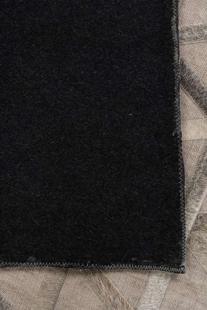 3' 10 x 5' 10 Cowhide Leather Rug