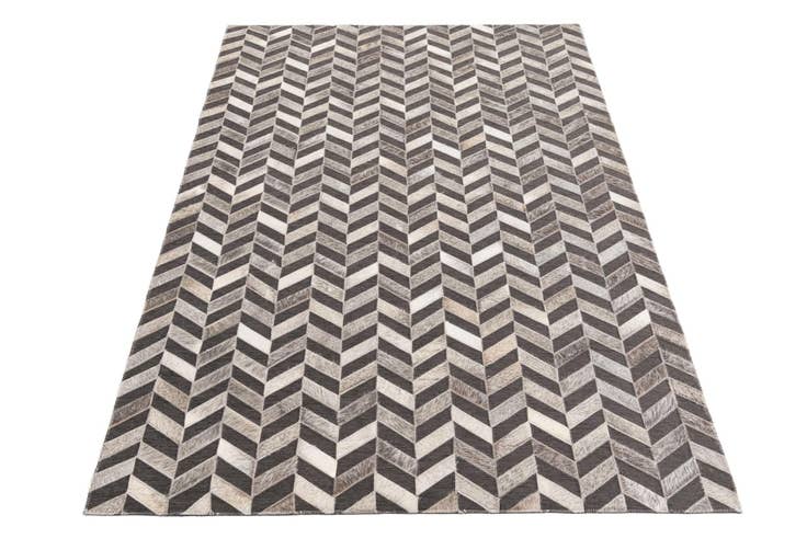 Detail image of 4' x 5' 5 Cowhide Leather Rug