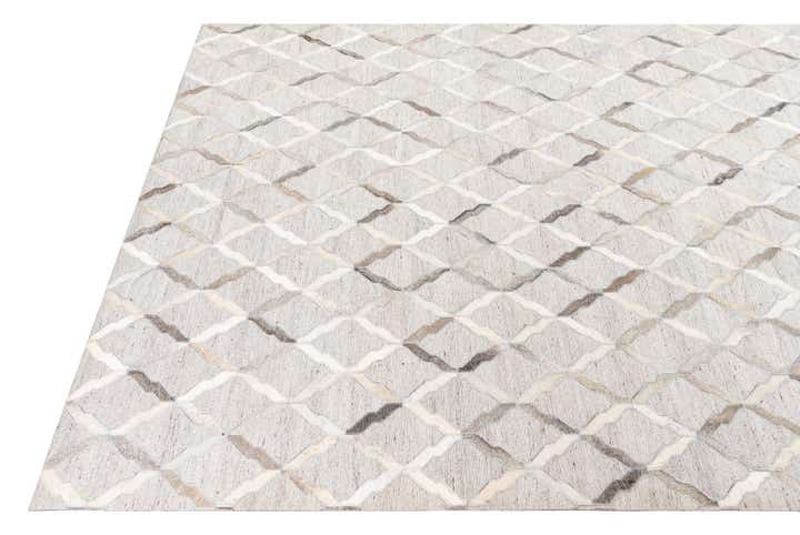 5' x 7' 8 Cowhide Leather Rug