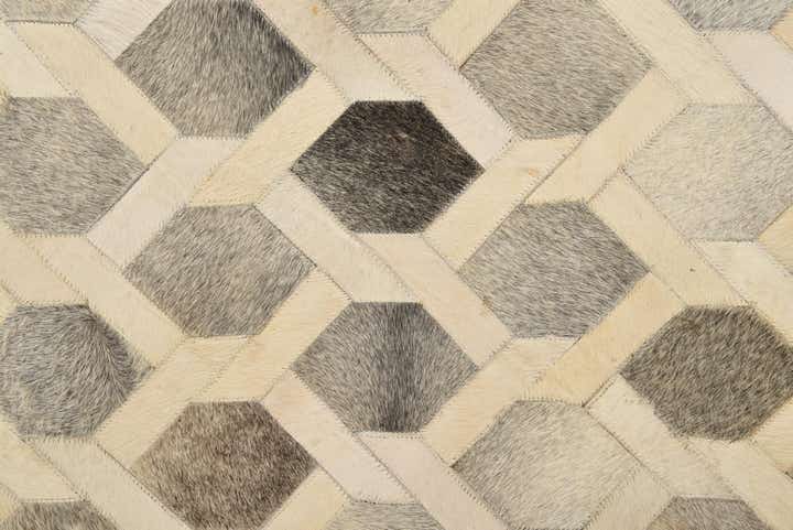 5' 1 x 8' Cowhide Rug